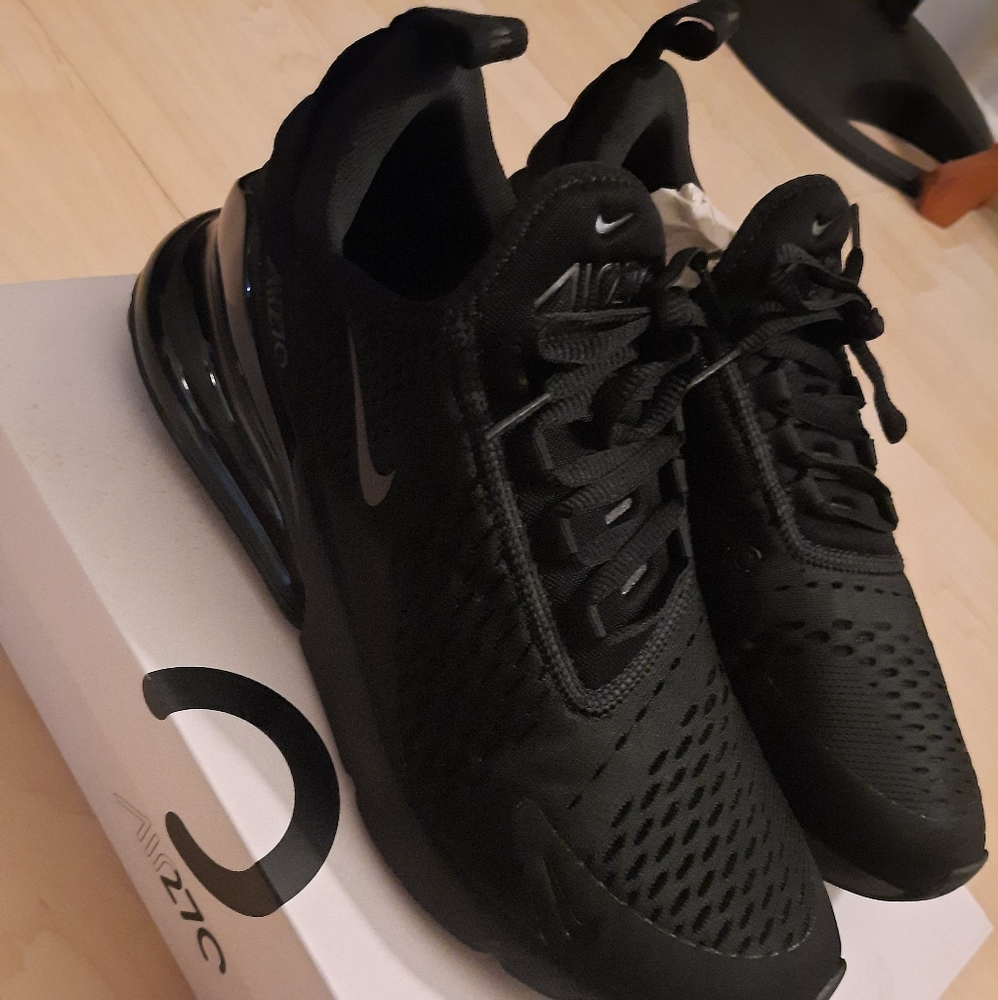 SOLD⚡️NIKE Airmax 270 Women's 10 Black ⚡SOLD⚡